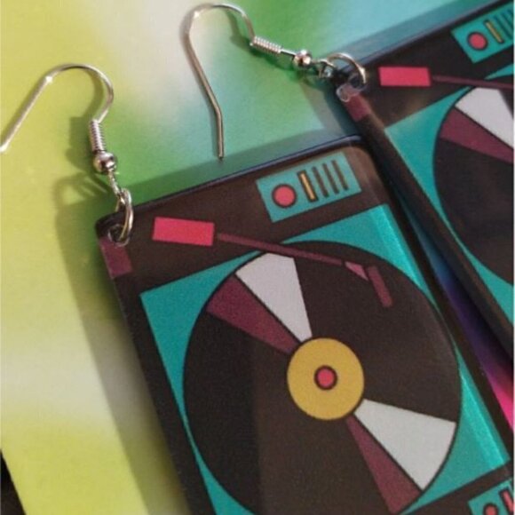 Big Retro Record Player Earrings - Picture 3 of 6